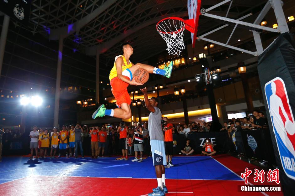 SC人造石粗料破碎机系列